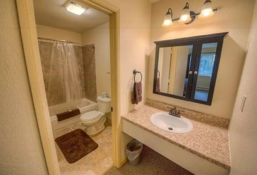 ホテル Kenai River Lodge