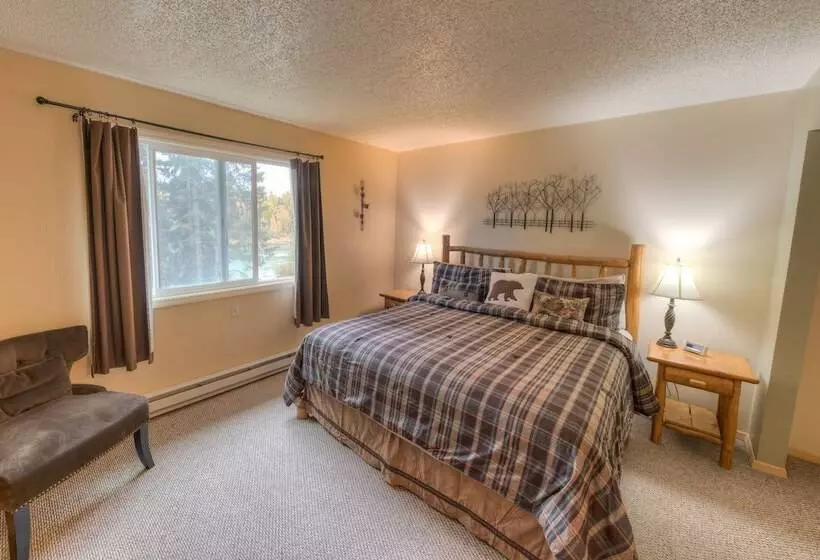 ホテル Kenai River Lodge