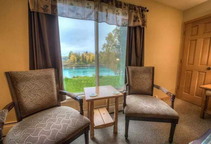 ホテル Kenai River Lodge