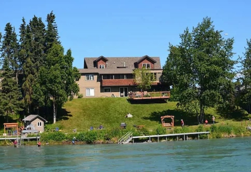 בית מלון כפרי Kenai River Lodge