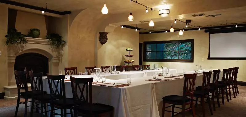 酒店 Kenwood Inn & Spa