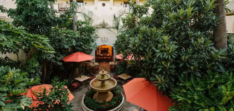 酒店 Kenwood Inn & Spa