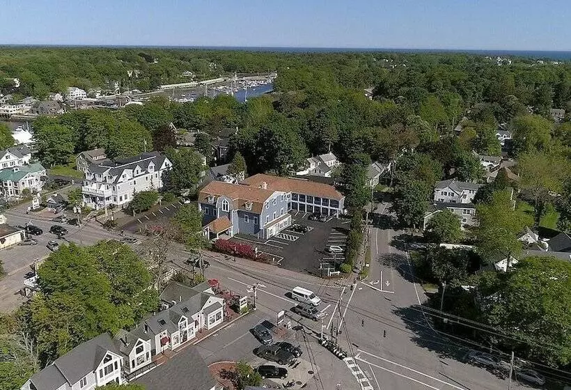 בית מלון כפרי King's Port Inn