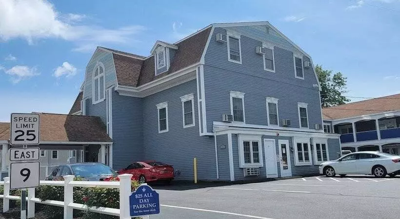 בית מלון כפרי King's Port Inn