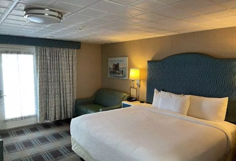 בית מלון כפרי King's Port Inn