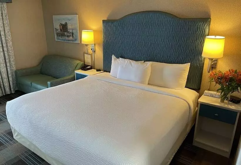 בית מלון כפרי King's Port Inn