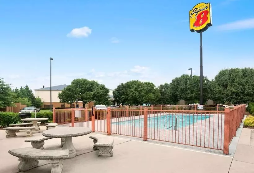 هتل Super 8 By Wyndham Garner/clayton/raleigh