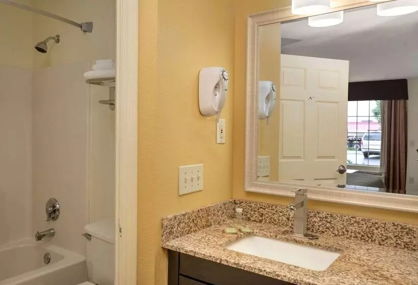 هتل Super 8 By Wyndham Garner/clayton/raleigh