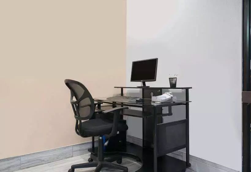 هتل Super 8 By Wyndham Rochester Mayo Clinic Area