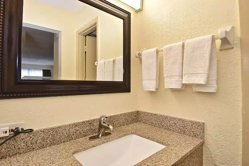 Surestay Hotel By Best Western Sarasota Lido Beach