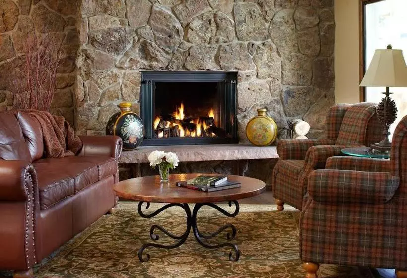 בית מלון כפרי The Inn At Steamboat