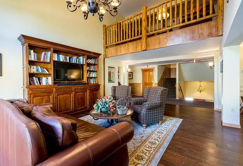 בית מלון כפרי The Inn At Steamboat