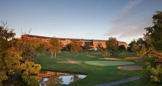 فندق The Inverness Denver, a Hilton Golf & Spa Resort