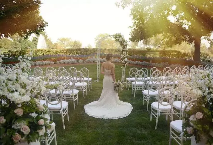 فندق The Inverness Denver, a Hilton Golf & Spa Resort