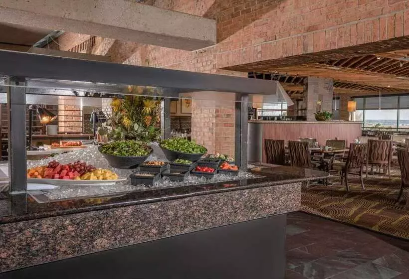 فندق The Inverness Denver, a Hilton Golf & Spa Resort