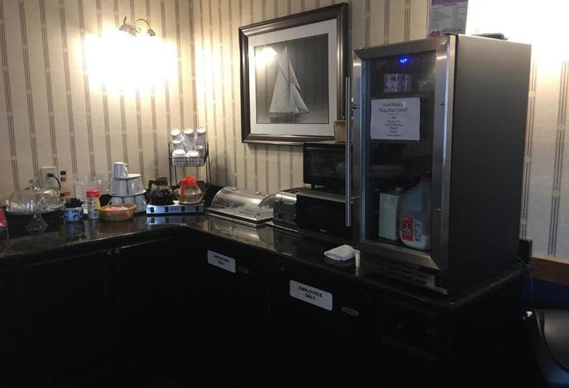 Otel The Island House