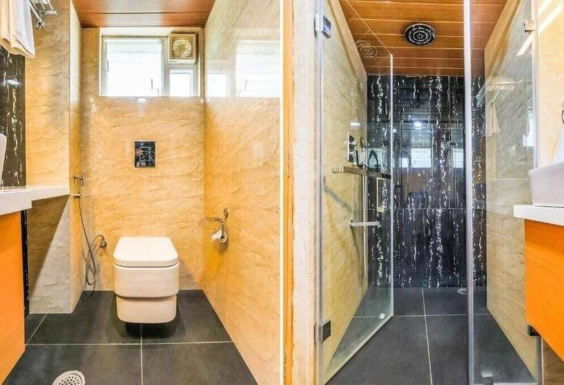 Fabhotel Capitol Suites