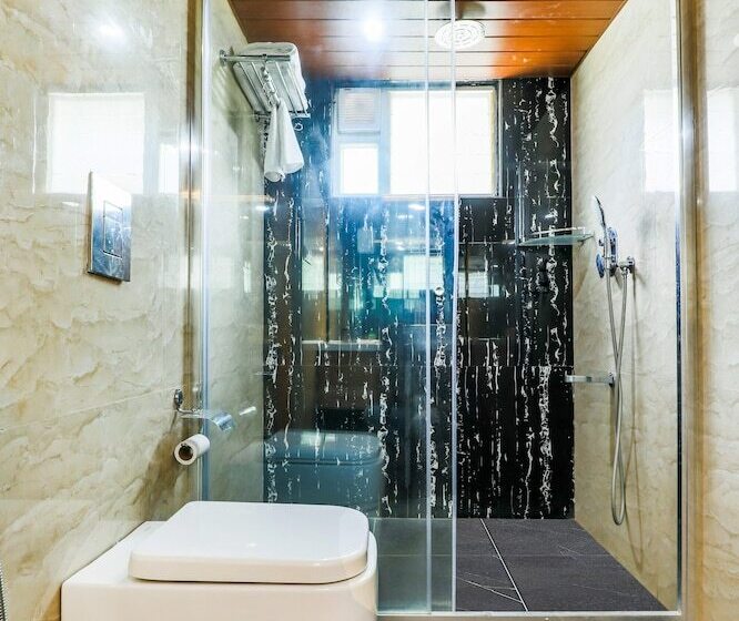 Fabhotel Capitol Suites