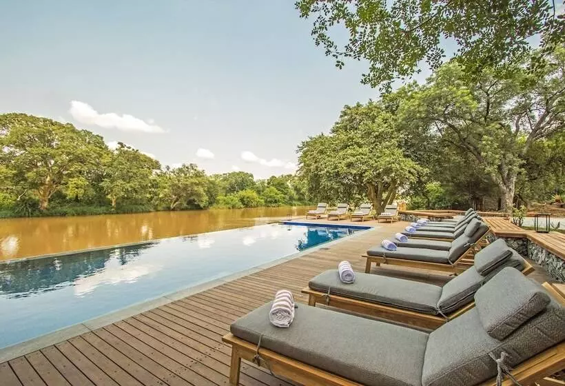 ホテル Abelana River Lodge