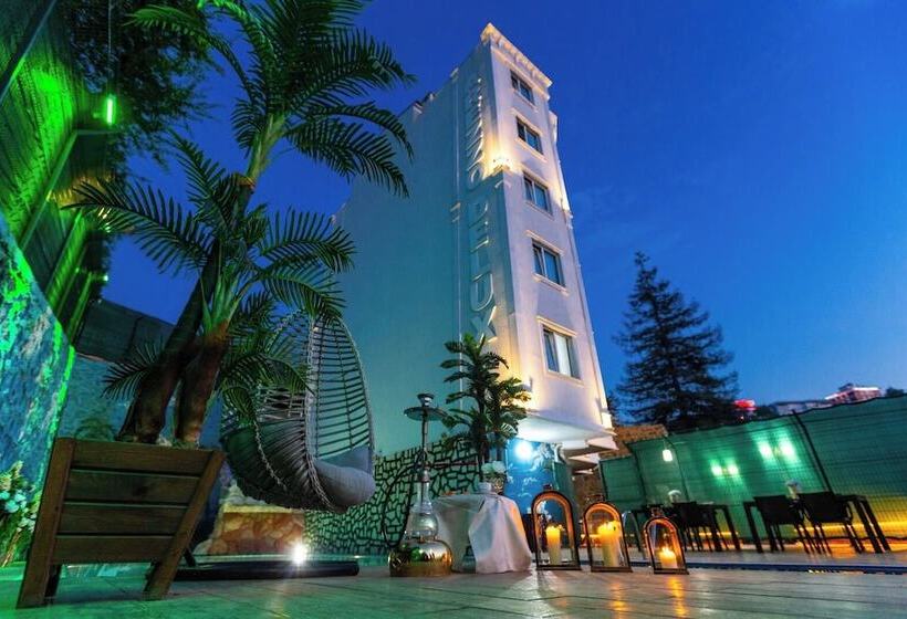 هتل Li̇fe Pool Sui̇te