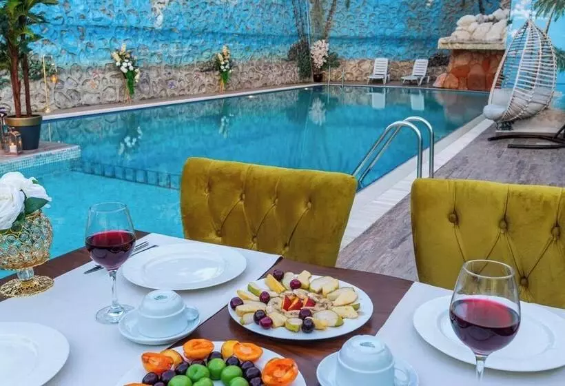 هتل Li̇fe Pool Sui̇te