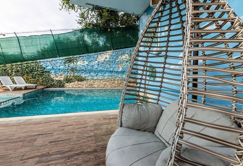 هتل Li̇fe Pool Sui̇te