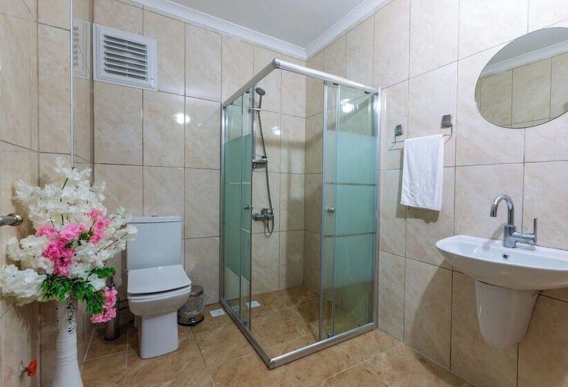 هتل Li̇fe Pool Sui̇te