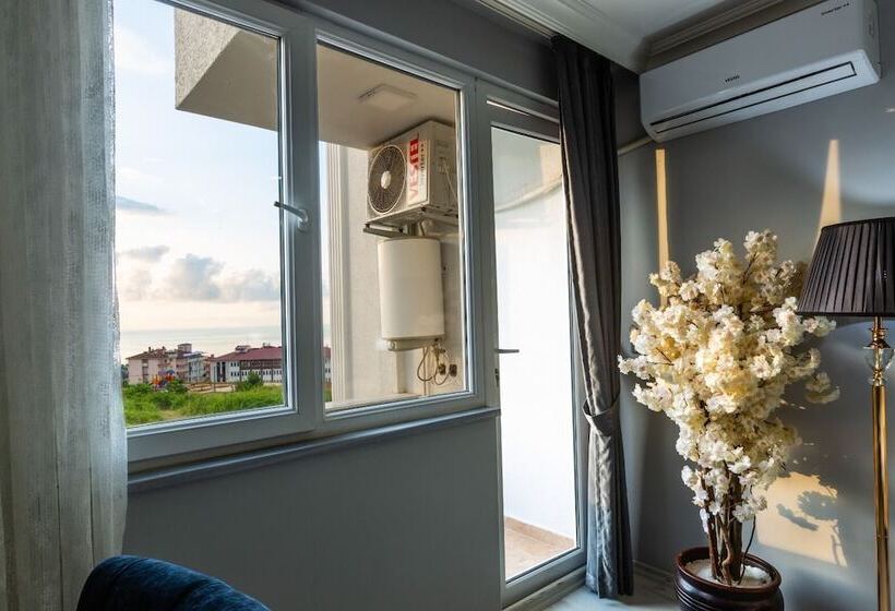 هتل Li̇fe Pool Sui̇te