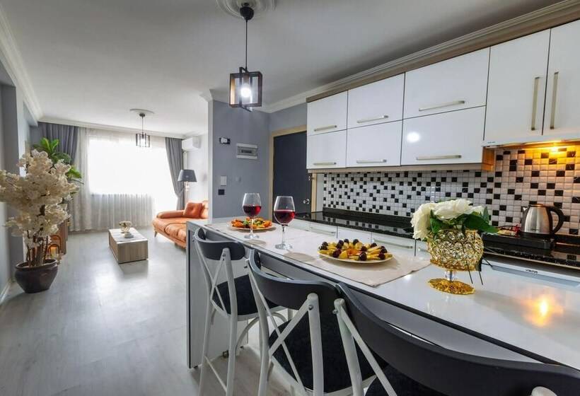 هتل Li̇fe Pool Sui̇te