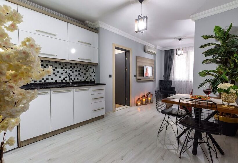 هتل Li̇fe Pool Sui̇te