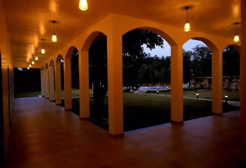 Hotelli Aroma Resort Pushkar