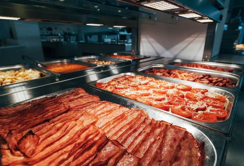 هتل Caretta Paradise Resort & Waterpark