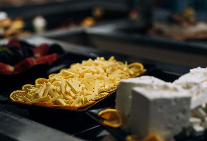 هتل Caretta Paradise Resort & Waterpark