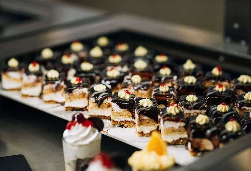 هتل Caretta Paradise Resort & Waterpark