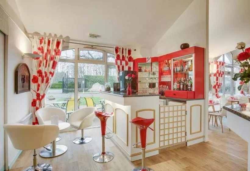 Hotelli Le Relais De Voisins