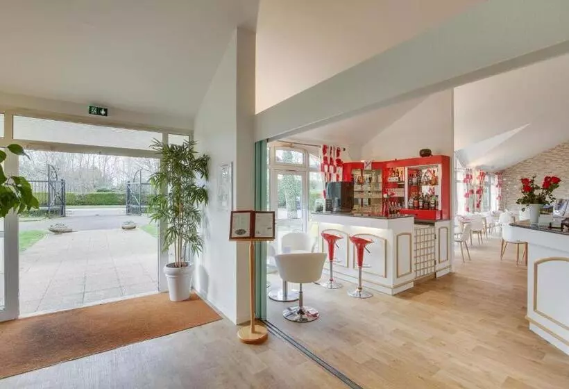 Hotelli Le Relais De Voisins