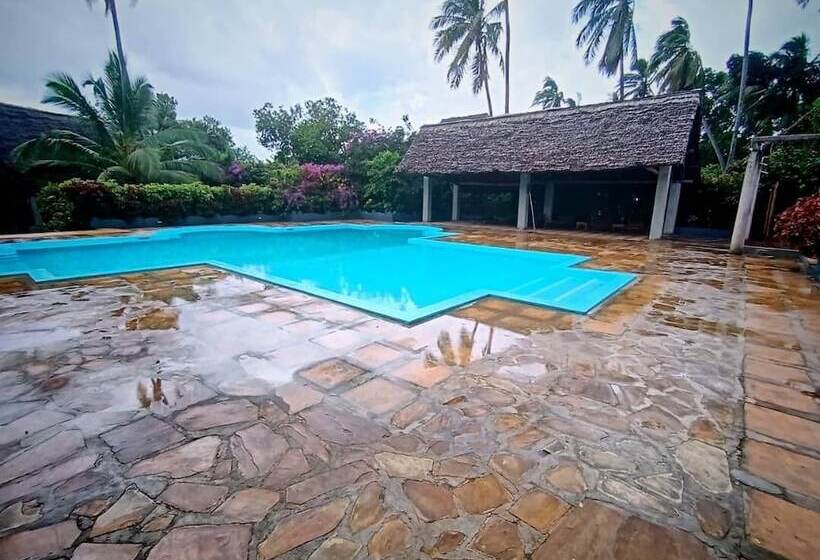 هتل Mafia Kivulini Lodge