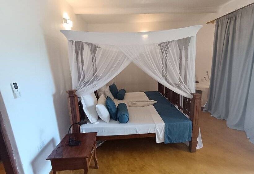 هتل Mafia Kivulini Lodge