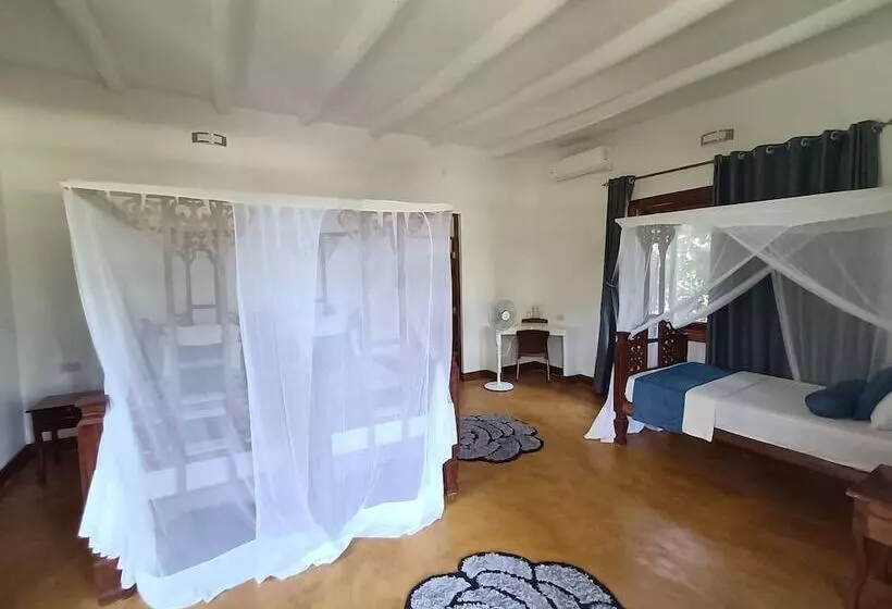 هتل Mafia Kivulini Lodge