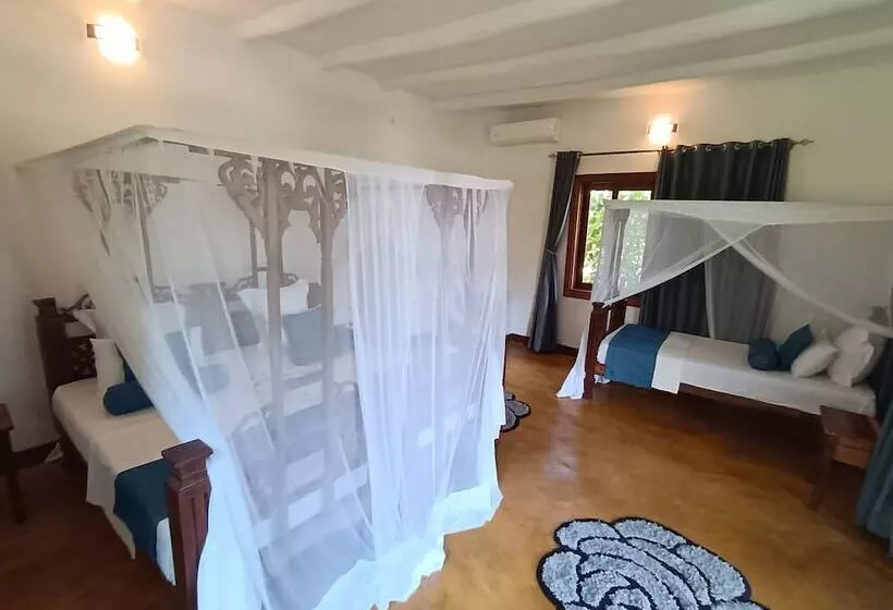 هتل Mafia Kivulini Lodge