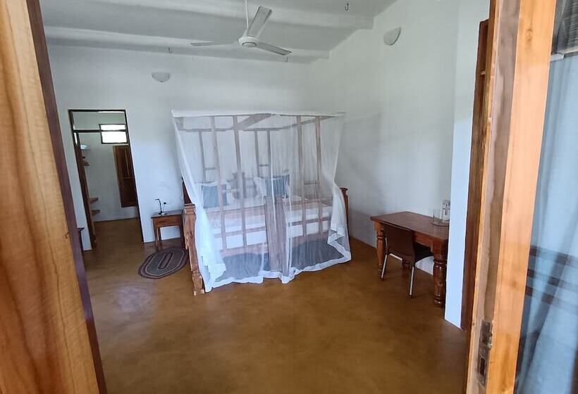 هتل Mafia Kivulini Lodge