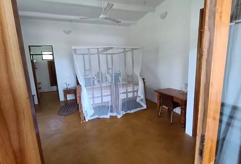 هتل Mafia Kivulini Lodge