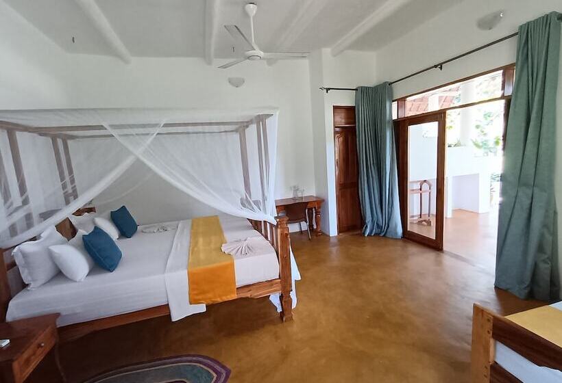 هتل Mafia Kivulini Lodge