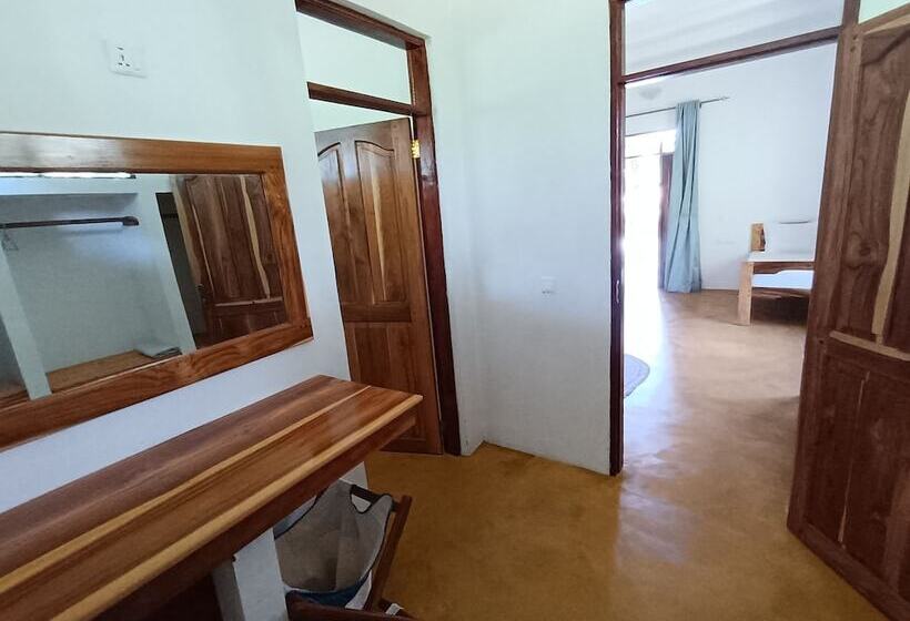 هتل Mafia Kivulini Lodge