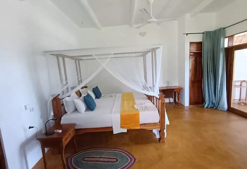 هتل Mafia Kivulini Lodge