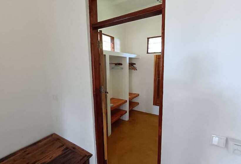 هتل Mafia Kivulini Lodge