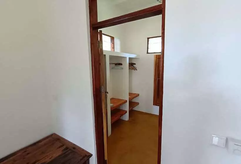 هتل Mafia Kivulini Lodge