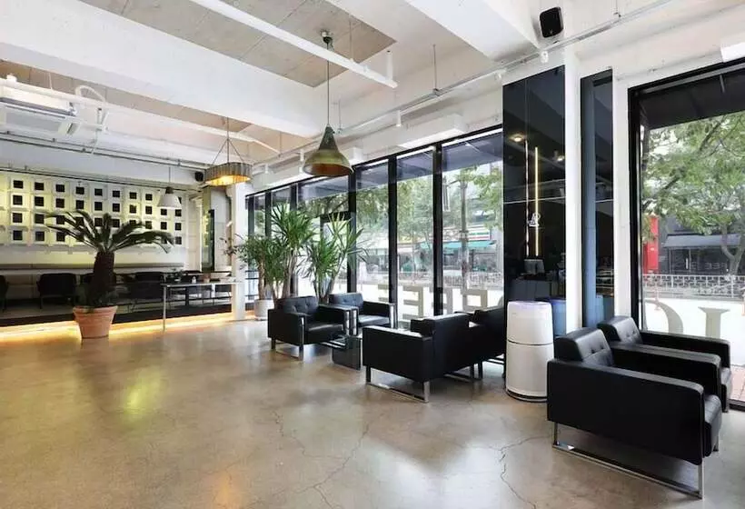 Hotelli Cheongju The Mark