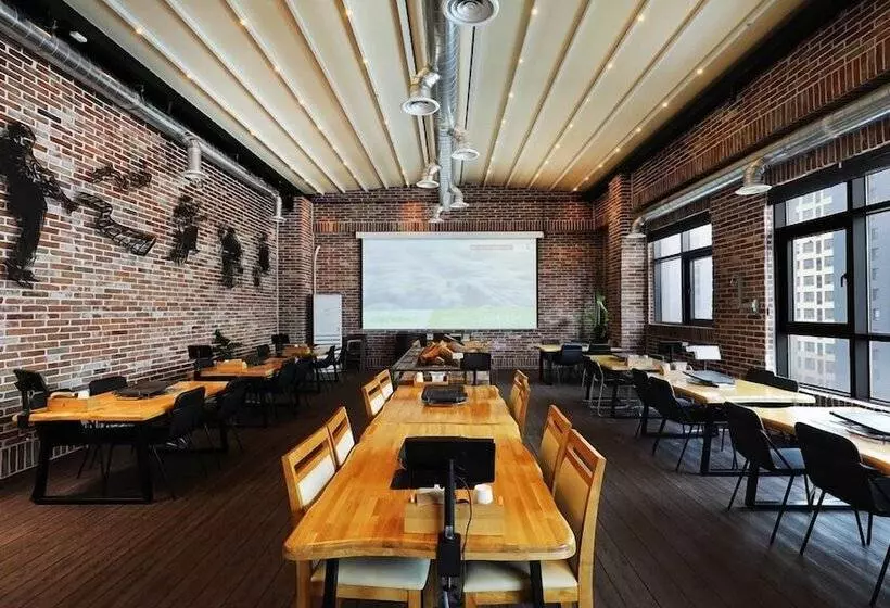 Hotelli Cheongju The Mark