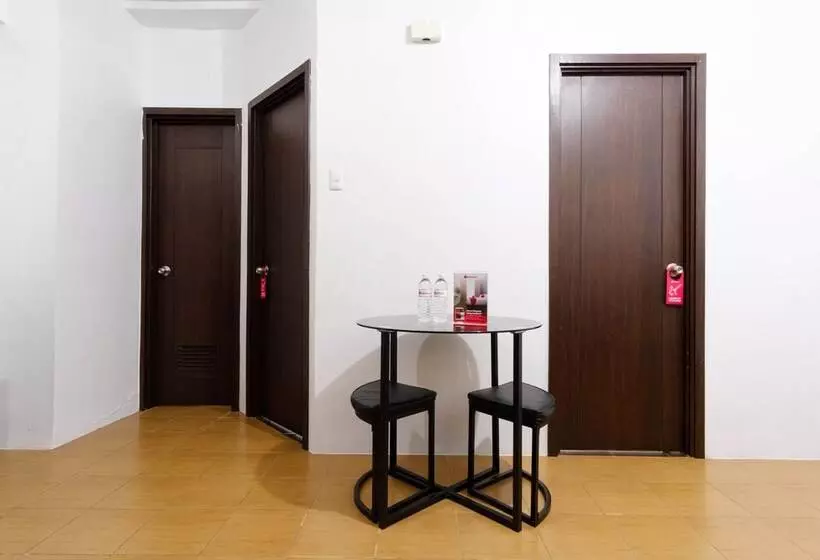 Majatalo Reddoorz Plus @ Pioneer Woodlands Mandaluyong